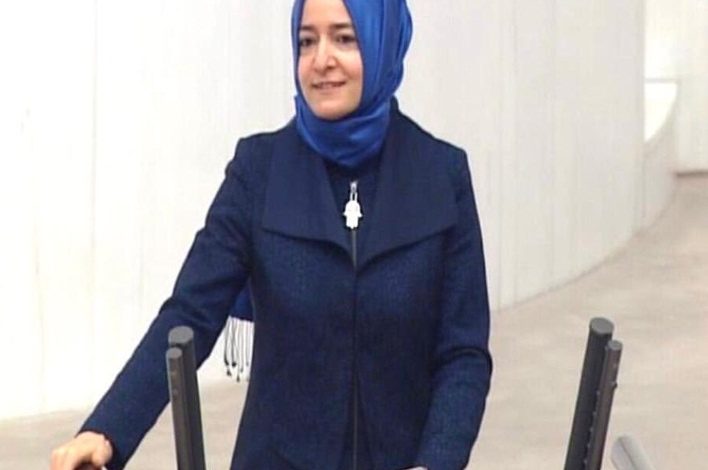 fatma-betul-sayan-kaya